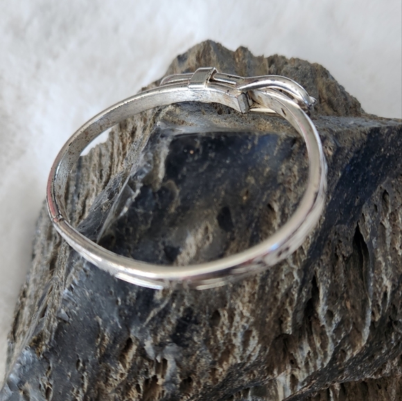 Vintage Buckle Bracelet - Picture 9 of 14